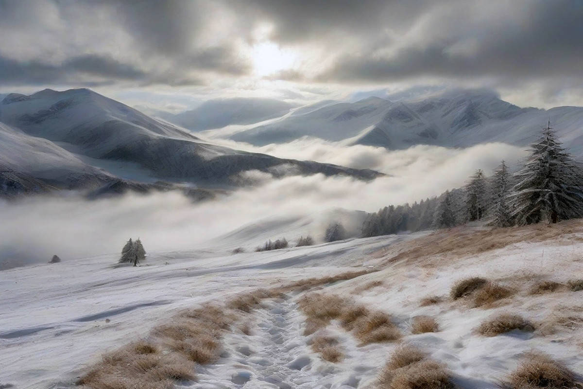 die Bedingungen in den Bergen sind winterlich