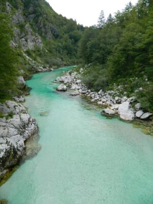 Der Fluss Soča und das Soča-Tal: Ein perfekter Aufenthalt Unterkunft in der Erjavčeva koča Berghütte