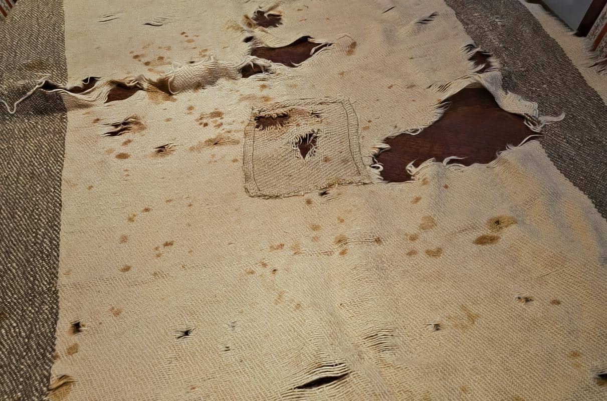 Die Decke des ersten verwundeten Soldaten von der Soča-Front und die Prothesen von Gabrijel Bukovnik